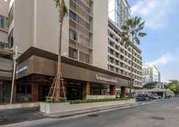 Hotel Manhattan Sukhumvit Bangkok, USD 138.73