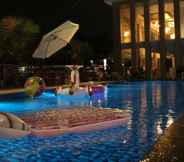 Swimming Pool 2 OS Style Hotel Batam Powered by Archipelago