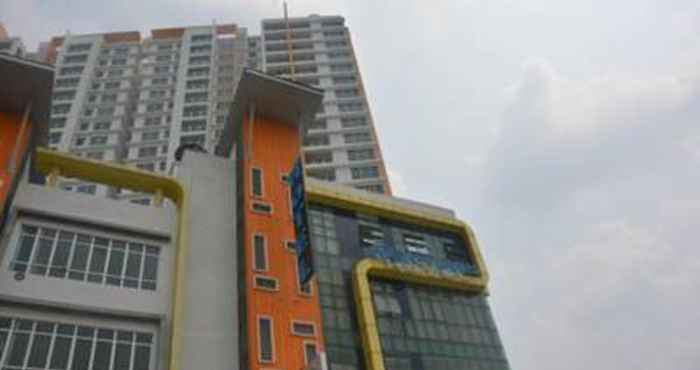 Bangunan New Town Hotel Puchong