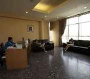 Lobby 5 Hotel Zamburger Sungai Bakap