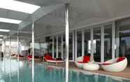 Hồ bơi 4 Morrissey Hotel Residences