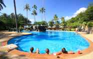 Kolam Renang 3 All Seasons Naiharn Phuket