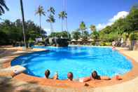 Kolam Renang All Seasons Naiharn Phuket