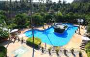 Kolam Renang 5 All Seasons Naiharn Phuket