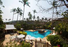 สระว่ายน้ำ 6 All Seasons Naiharn Phuket