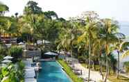 สระว่ายน้ำ 2 Trisara Villas & Residences Phuket