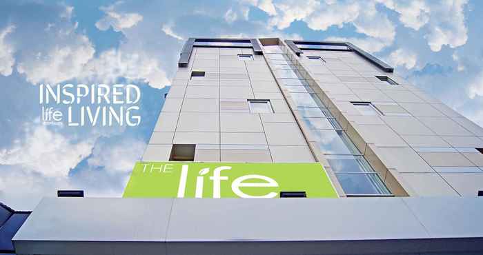 ภายนอกอาคาร The Life Hotels Surabaya City Center