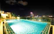 Swimming Pool 2 Hemingways Silk Hotel