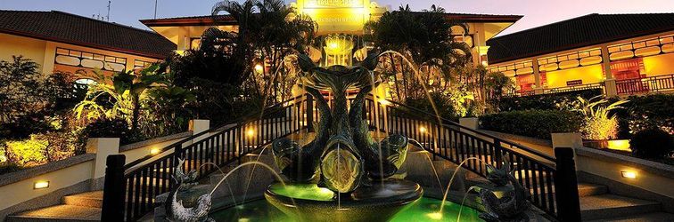 외관 Merlin Beach Resort