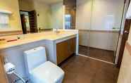 In-room Bathroom 7 Atlas Sukhumvit