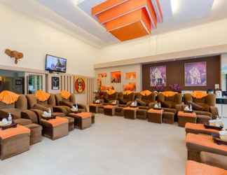 Lobi 2 The Golden Ville Boutique Hotel