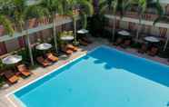 Swimming Pool 2 Chaiyapruek Suites Pattaya