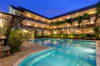 Swimming Pool Chaiyapruek Suites Pattaya