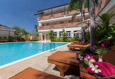 สระว่ายน้ำ 4 Chaiyapruek Suites Pattaya