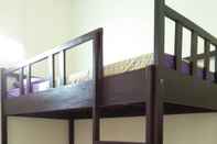 Bedroom Tya Backpackers