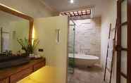 Toilet Kamar 2 Anya Villa