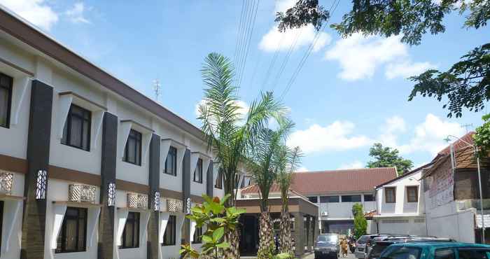 Exterior Multazam Syariah Hotel