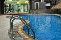 Swimming Pool Shinju Apartment Cilandak