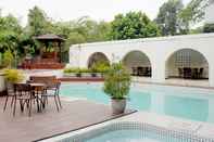 Swimming Pool D'Salvatore Art & Boutique Hotel