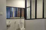 In-room Bathroom Wisma 63