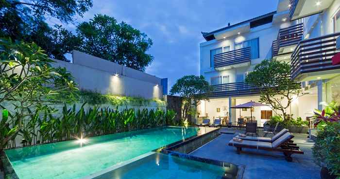 สระว่ายน้ำ The Rinaya Canggu by ecommerceloka