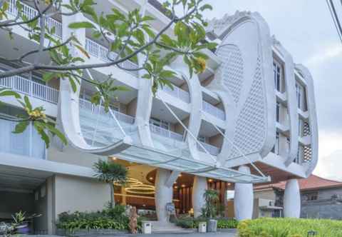 Exterior Bedrock Hotel Kuta Bali 