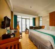 Bedroom 2 Bedrock Hotel Kuta Bali 