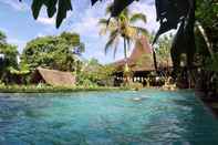 สระว่ายน้ำ Kampoeng Padi Resort