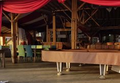 Bar, Cafe and Lounge 7 77 Sunset Plaza Hotel
