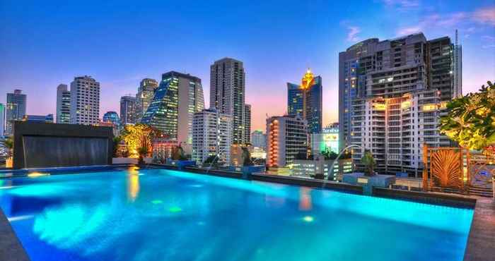 Swimming Pool Admiral Premier Bangkok (SHA extra plus+)