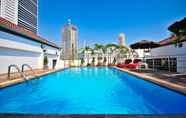 Swimming Pool 5 Admiral Suites Sukhumvit 