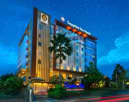 Sapphire Sky Hotel & Conference, Rp 581.263