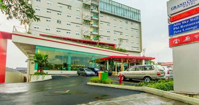 Bên ngoài Grand Cordela Hotel Bandung