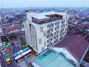 Bangunan 4 Yellow Star Ambarukmo Hotel