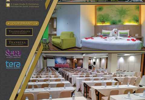 Bên ngoài Transera Hotel Pontianak