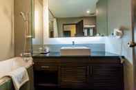 In-room Bathroom Sukhumvit Suites Hotel 