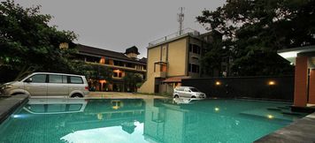 Swimming Pool 3 Puri Senggigi