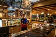 Quầy bar, cafe và phòng lounge Puri Senggigi