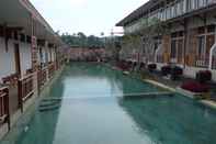 Kolam Renang Puri Avia & Athalia Resort