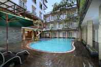สระว่ายน้ำ Gets Hotel Malang