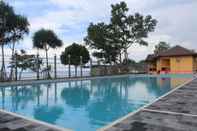 Swimming Pool Batu Layar Hotel