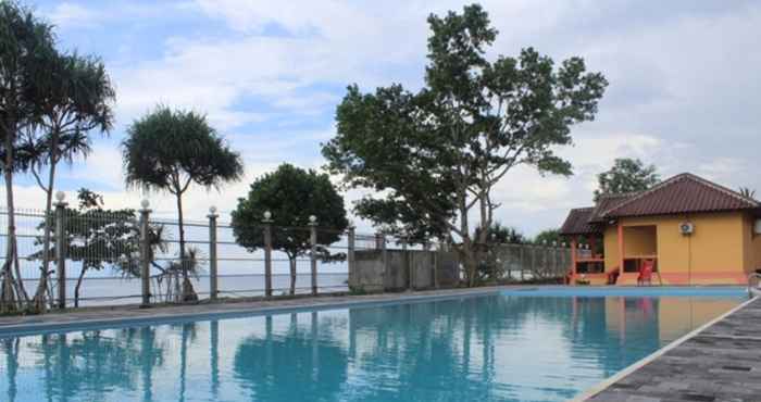 Kolam Renang Batu Layar Hotel