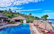 Kolam Renang 3 Pacific Beach Cottages