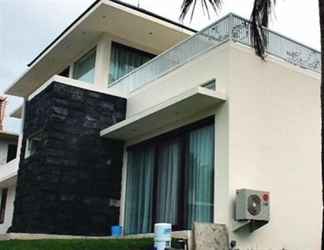 Exterior 2 Pacific Beach Cottages