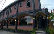 Exterior 6 Cafe Johan Homestay