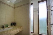 In-room Bathroom Villa Kencana Syariah - 5 Bedroom