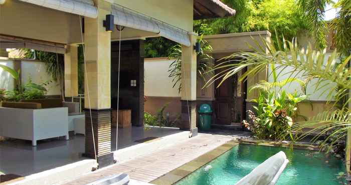 Swimming Pool The Lakshmi Villas  by The Beach House