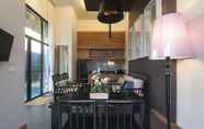 Bangunan 3 Wings Phuket Villa by Two Villas Holiday