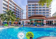 Swimming Pool 2 The Beach Heights Resort