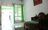 Lobi 4 Yasmin Guest House